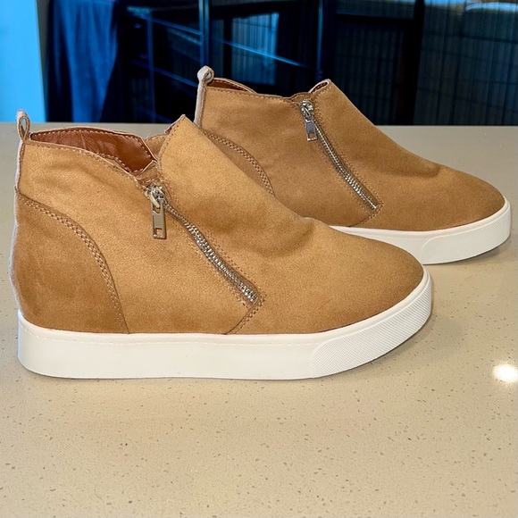 Soda Shoes - Soda Women's Size 9 Tan High-Top Sneakers NEW